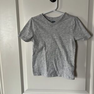 Old navy grey tshirt